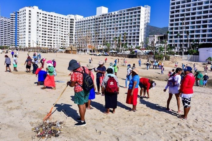 957567_Limpieza-de-Playas-de-Acapulco-2_impreso-696x465.jpg