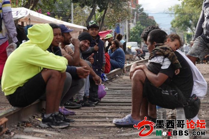 957373_Migrantes-vias-tren-Misterios-03_impreso-696x464.jpg