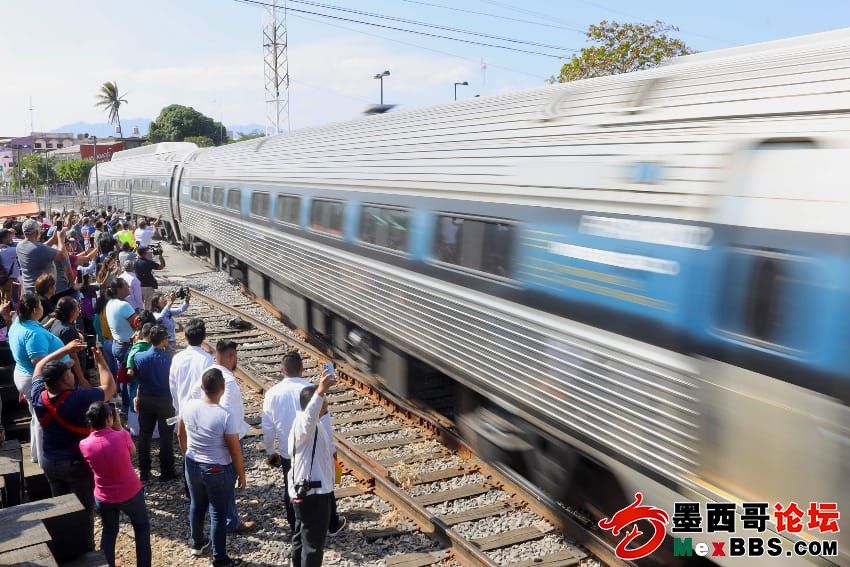 960987_AMLO-Inauguracion-Estacion-Ixtepec-4_impreso_850.jpg