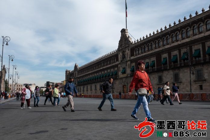 962585_Peatonalizacion-Zocalo-1_impreso-696x464.jpg